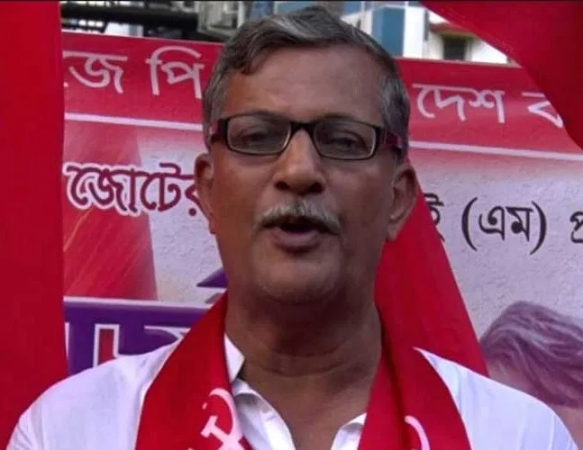 Cpm takes step against tanmoy bhattacharya for 3 months for-speaking out against top leadership