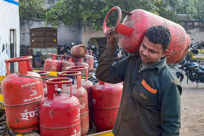 Lpg সিলিন্ডার বুকিং-এর নিয়মে বড় রদবদলের ঘোষণা সরকারের, জানুন বিশদে