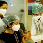 করোনা ভ্যাকসিন নেওয়ার পর কেন জর আশে, কারণ জানালেন বিশেষজ্ঞরা