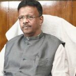 কলকাতার পরিত্যক্ত সমস্ত মোবাইল টাওয়ার ভাঙার নির্দেশ দিলেন ফিরহাদ হাকিম