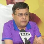 অ্যাম্বুলেন্স তুমি কার, এই নিয়ে লড়াই কাঁথি পুরসভার সঙ্গে অধিকারী পরিবারের