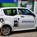 দূষণ কমাতে বৈদ্যুতিন গাড়ির ব্যবহার বাড়ানোর দিকে জোর দিচ্ছে কেন্দ্র