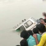 রোগী-সহ গঙ্গায় তলিয়ে গেল গাড়ি, চাঞ্চল্য মুর্শিদাবাদে