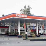 পেট্রোপণ্যের শুল্কে বিপুল আয় কেন্দ্রের, স্বীকারোক্তি অর্থমন্ত্রকের