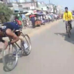 বিনা প্যাডেলের সাইকেল নিয়ে দীর্ঘ পথ অতিক্রম করে গিনেস রেকর্ড বাংলার দেবেনের