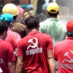 করোনার গ্রাফ ঊর্ধ্বমুখী হতেই রাস্তায় আবার সেই রেড ভলান্টিয়ার্স