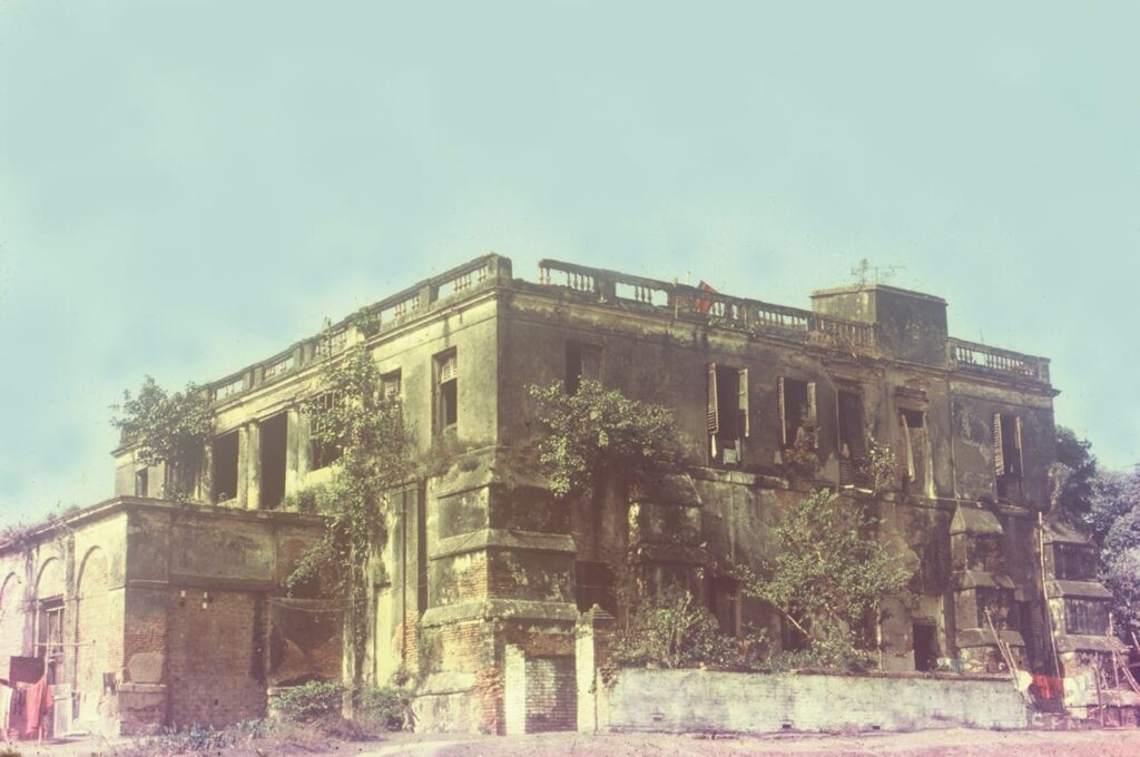 কলকাতা শহরের প্রতিষ্ঠাতা জব চার্নক নয়, ক্লাইভ হাউসের কাছে খননকার্য তথ্য প্রকাশ