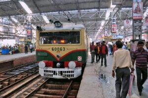 রেল লোকাল ট্রেনের(local train) সংখ্যা বাড়িয়ে দিয়েছে: মুখ্যমন্ত্রী