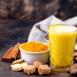 Health benefits of turmeric milk: 5টি কারণ কেন আপনাকে প্রতি রাতে ‘হলদি ওয়ালা দুধ’ পান করতে হবে
