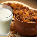 প্রতিদিন দুধের সাথে কিশমিশ খান, আপনার স্বাস্থ্যের জন্য এই ৫টি অসাধারণ উপকার পাবেন