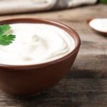 হজম শক্তি বাড়াতে খান দই, এর স্বাস্থ্য উপকারিতা সম্বন্ধে জানুন