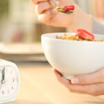 রাতে না খাওয়াও দিতে পারে অনেক স্বাস্থ্য উপকারিতা, জেনে নিন বিশেষজ্ঞদের কাছ থেকে কিছু গুরুত্বপূর্ণ সতর্কতা