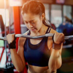 ওয়েট লি-ফটিং করার সময় এই ৫টি ভুল করবেন না, এতে শরীরের ব্যাপক ক্ষতি হতে পারে