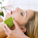 খাওয়া থেকে লাগানো পর্যন্ত, এই ৫ টি উপায়ে আপনার ত্বকের জন্য অ্যালোভেরা ব্যবহার করুন