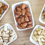 শক্তিশালী এবং স্বাস্থ্যকর হাড়ের জন্য ১০ ক্যালসিয়াম সমৃদ্ধ শুকনো ফল