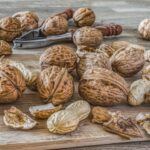 চুলের সমস্যা সমাধানে আখরোটের খোসা উপকারী, জেনে নিন কীভাবে ব্যবহার করবেন