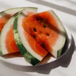 তরমুজ কেটে ফ্রিজে রাখলে হয়ে যেতে পারে বিষ!