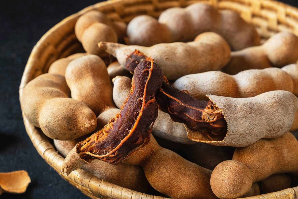 Take tamarind to getting rid of stomach related problems