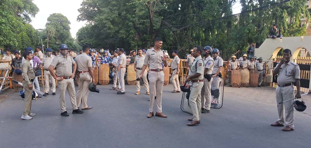 Durgapur cpim rally blocked by police in city centre area