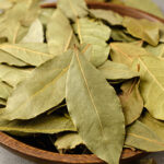 রান্নাতে তেজপাতার উপকারিতা গুলো জানার পর, আপনি এটিকে মশলা হিসেবে ব্যবহার করতে শুরু করুন