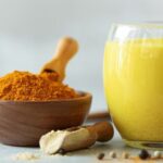 হলুদ দুধ স্বাস্থ্যের জন্য বর, প্রতি রাতে ১ গ্লাস পান করলে বিশেষ উপকার পাবেন