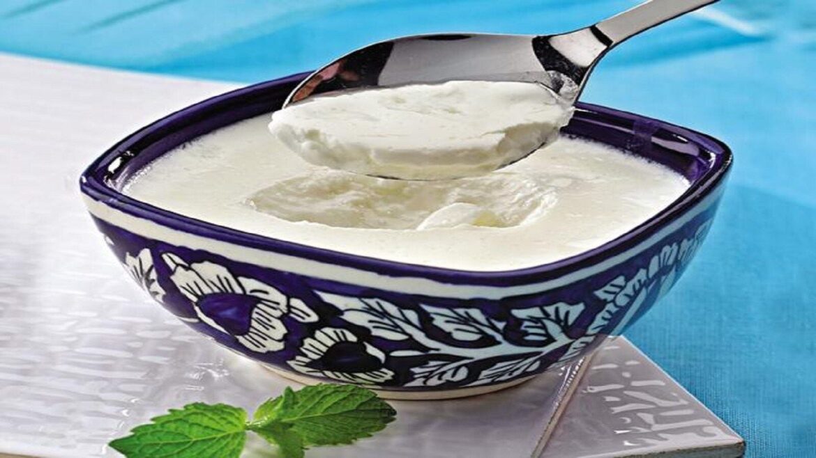 Don't forget to eat these foods with curd, otherwise it can cause serious problems.