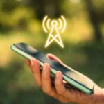 আপনার মোবাইলের নেটওয়ার্ক খারাপ থাকার কারণে কি আপনার ফোন সংযোগ বারবার বিচ্ছিন্ন হয়ে যায়? এই ৫টি পদ্ধতি আপনাকে এই সমস্যা থেকে মুক্তি দিতে সাহায্য করবে