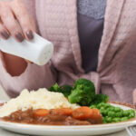 অতিরিক্ত লবণ খাওয়ার পার্শ্বপ্রতিক্রিয়া কি কি জানুন