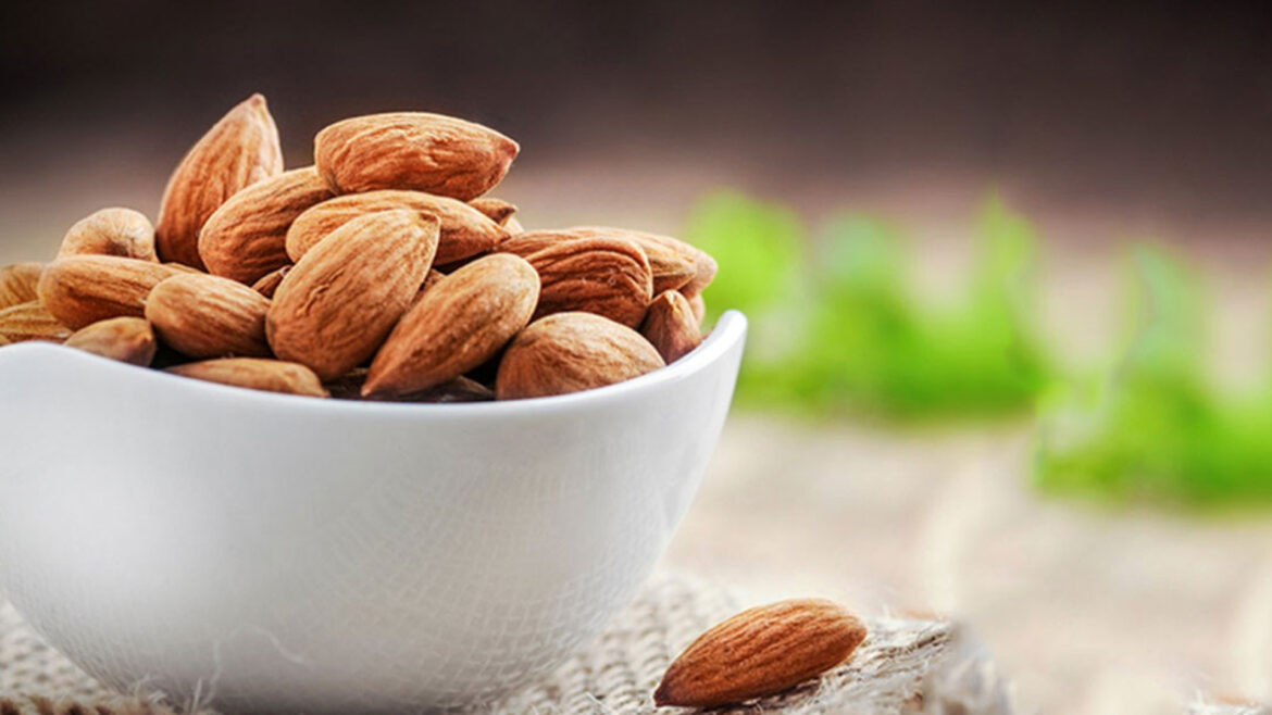 7 health benefits of almonds on an empty stomach every day