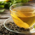 গ্রিন টি কাদের জন্য ক্ষতিকারক, মুখোমুখি হতে পারেন এই সমস্যাগুলির