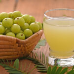 প্রতিদিন খালি পেটে খান আমলকির রস, পান ৫টি আশ্চর্যজনক স্বাস্থ্য উপকারিতা