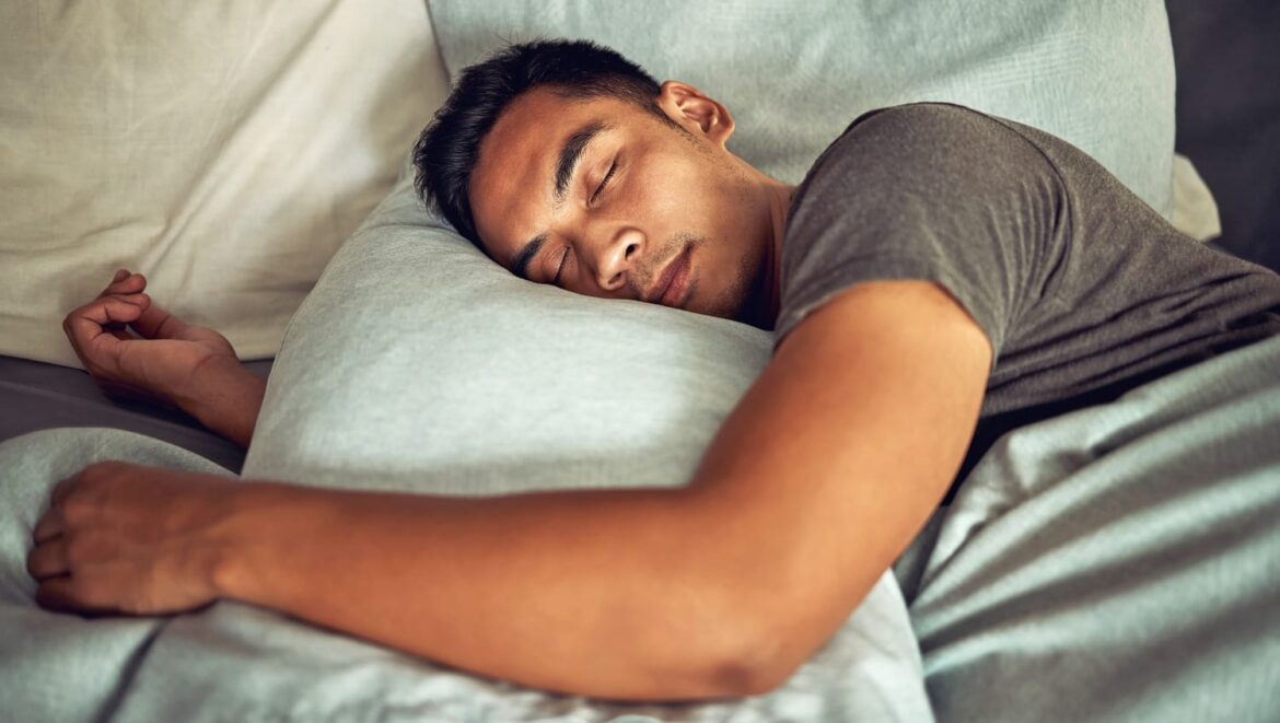 According to experts, 6 hours of sleep a day is not enough for the body, increasing the risk of diabetes and heart disease.