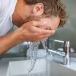 দিনে কতবার মুখ ধোয়া উচিত? যদি ঘন ঘন মুখ ধুলো কি হবে, জানুন