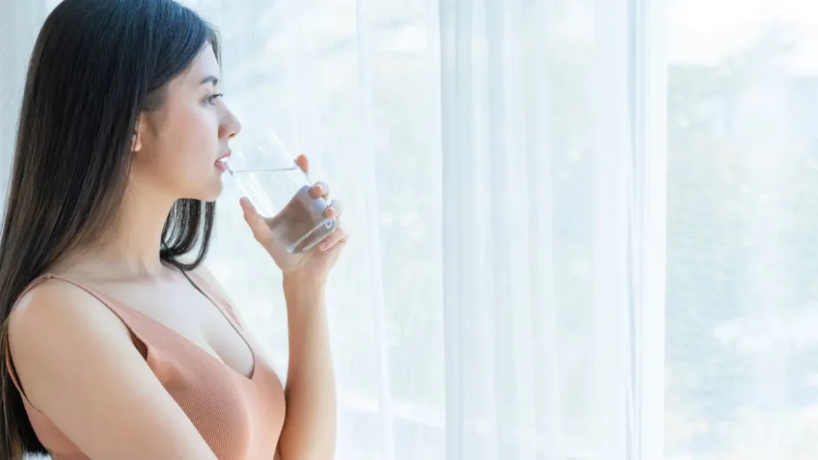 Drinking water on an empty stomach in the morning is harmful for these people, health experts warn
