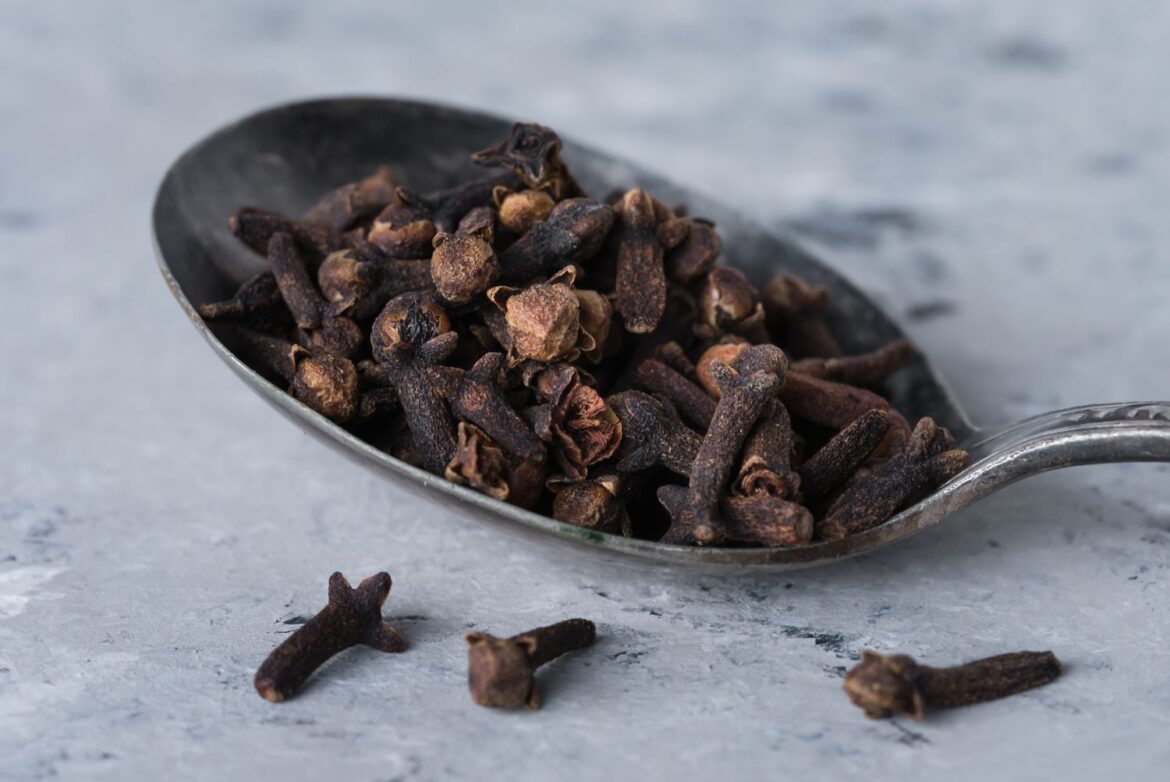 Eating cloves will keep your heart strong! Learn more
