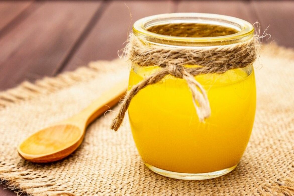 Desi ghee made using Bilona method for intestinal health