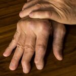 ডায়াবেটিস রোগীদের হাড়ও কি দুর্বল হয়ে পড়ে? ডাক্তারের কাছ থেকে জেনে নিন লক্ষণগুলি কেমন হয়