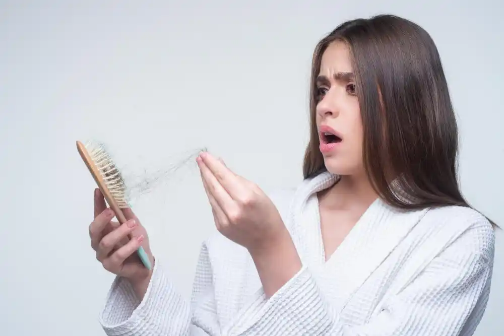 Take a look at the reasons why your hair falls out a lot in winter