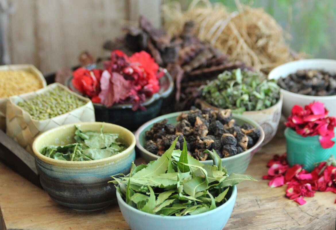 Make herbal shampoo at home using these natural ingredients; here is a step-by-step method.