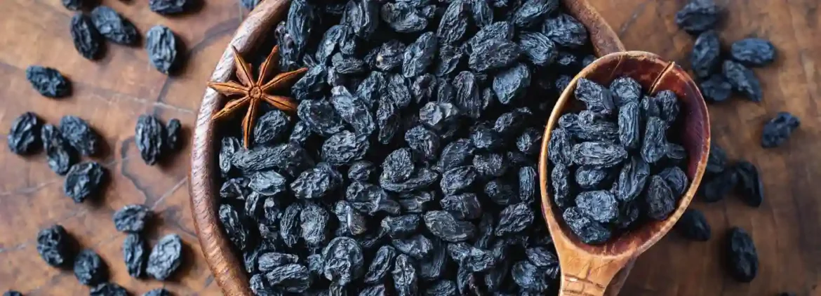Find out from an expert how beneficial it is to eat black raisins every day in winter.