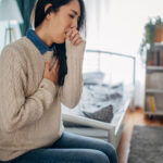 সকালে ঘুম থেকে ওঠার সাথে সাথে কাশি হচ্ছে? ডাক্তাররা শেয়ার করেছেন ঘরোয়া প্রতিকার