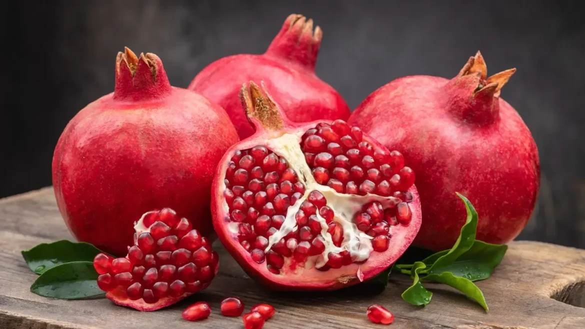 Find out from experts whether pomegranate helps keep our skin healthy.