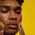 ত্বকের জন্য মুখে মধু লাগানোর উপকারিতা কি? জেনে নিন