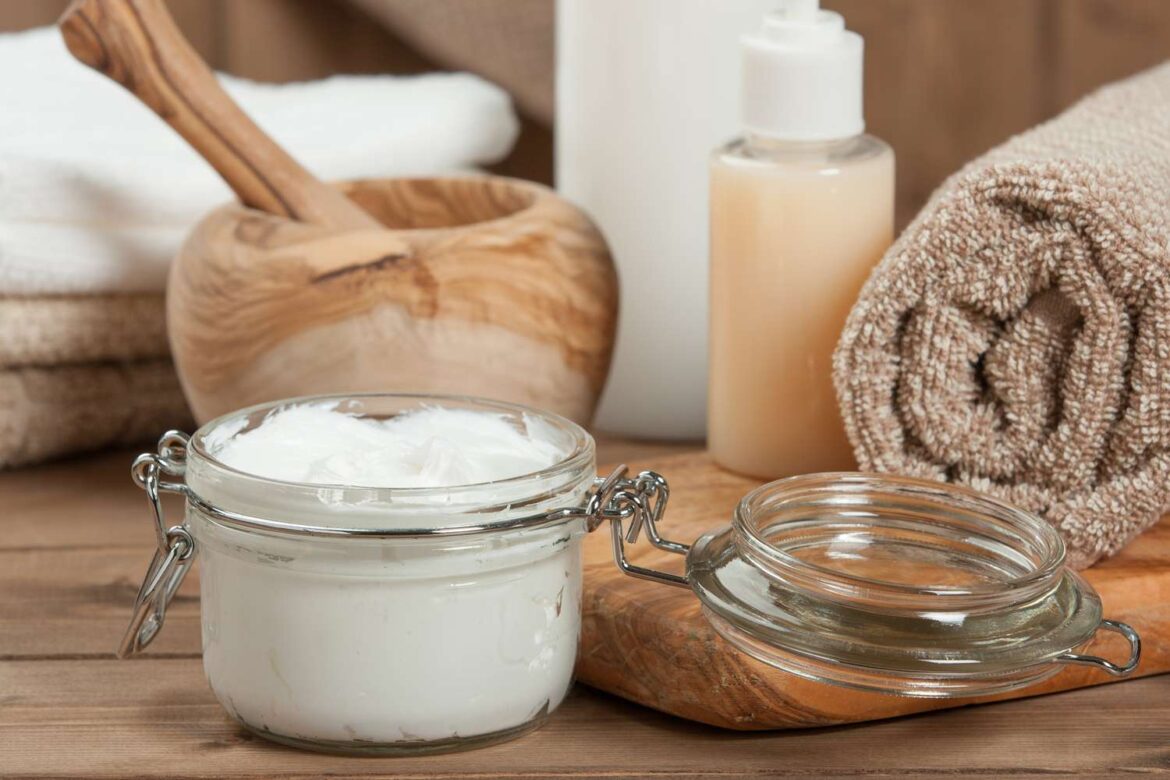 Forget the Rs 400 moisturizer and make a natural cream with coconut oil.