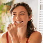 মাড়ি থেকে রক্ত পড়া, মুখের দুর্গন্ধ এবং দাঁতের ব্যথা থেকে মুক্তি পান… বাড়িতেই তৈরি করুন এই টুথপেস্ট