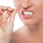 দাঁতের মাঝখানে কি কি বিপদ লুকিয়ে থাকে? টুথপিক ব্যবহারের অভ্যাস কখন গুরুতর সমস্যার দিকে নিয়ে যায়?