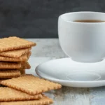 আপনার কি চায়ের সাথে বিস্কুট খাওয়ার অভ্যাস আছে? এই মিশ্রণের ক্ষতিকারক প্রভাব সম্পর্কে একজন বিশেষজ্ঞের কাছ থেকে জেনে নিন