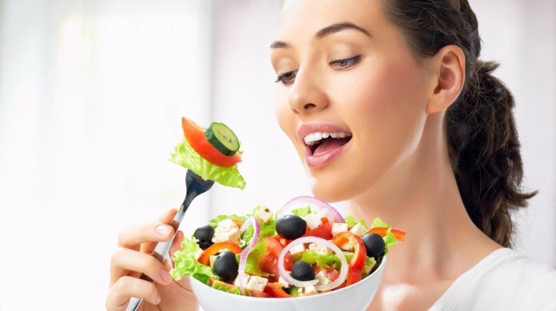 Learn what foods women should eat after the age of 40: tips for a healthy diet.