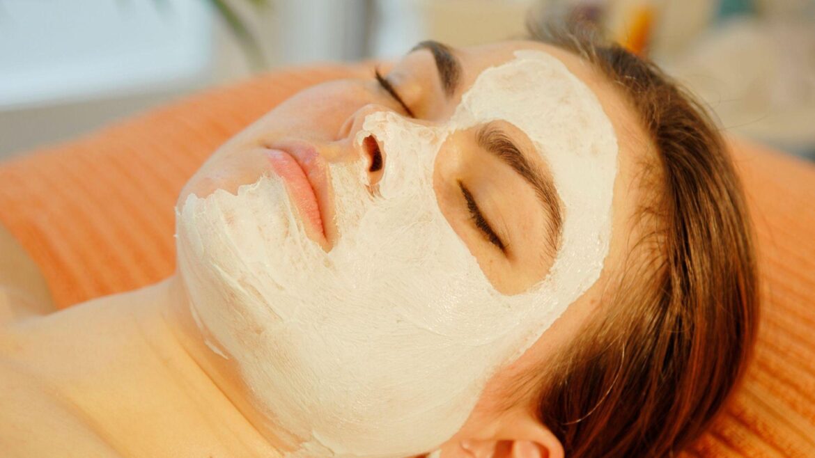 Make a natural Botox face mask at home; this special cream will make your face look amazing.