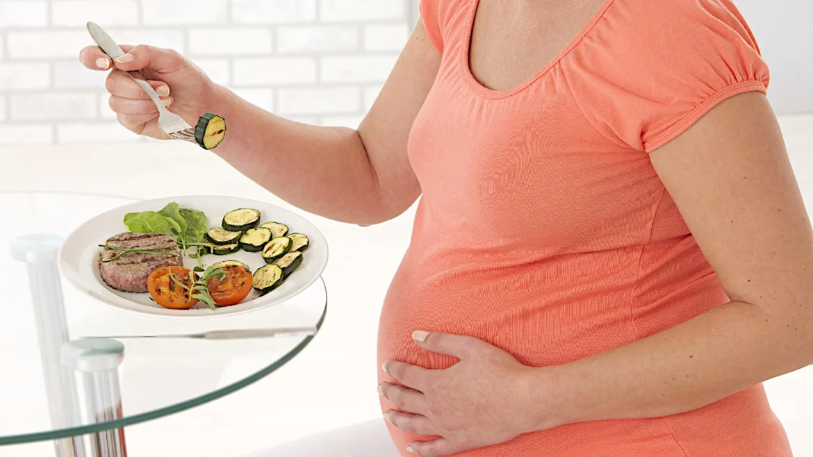 Learn what foods pregnant women should include in their diet during the winter season.